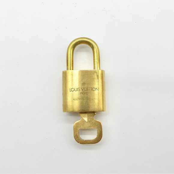 🍓LV Lock and Key #315 - Picture 3 of 4